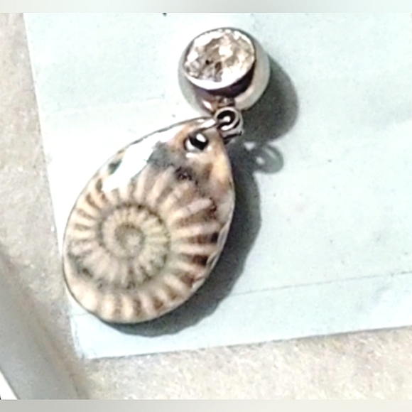 Belly Piercing Fossil & Crystal Bezel Stone - Picture 4 of 9